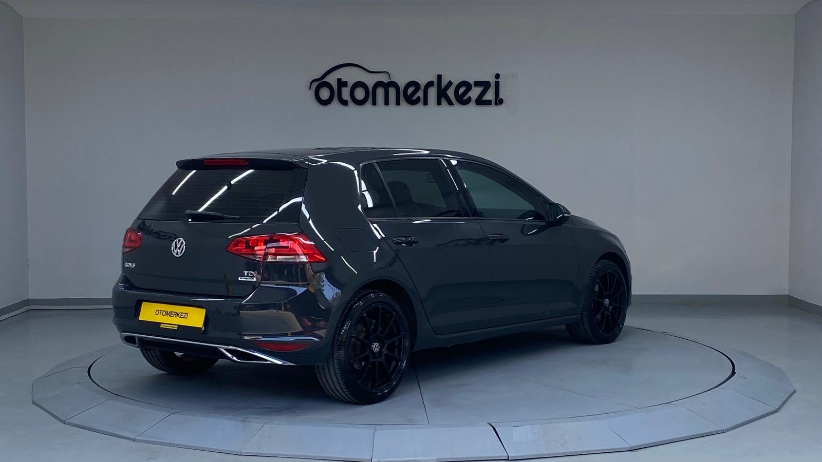 VOLKSWAGEN GOLF 5
